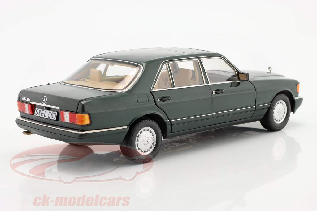 Mercedes-Benz 560 SEL (V126) year 1985-1991 malachite green 1:18 Norev