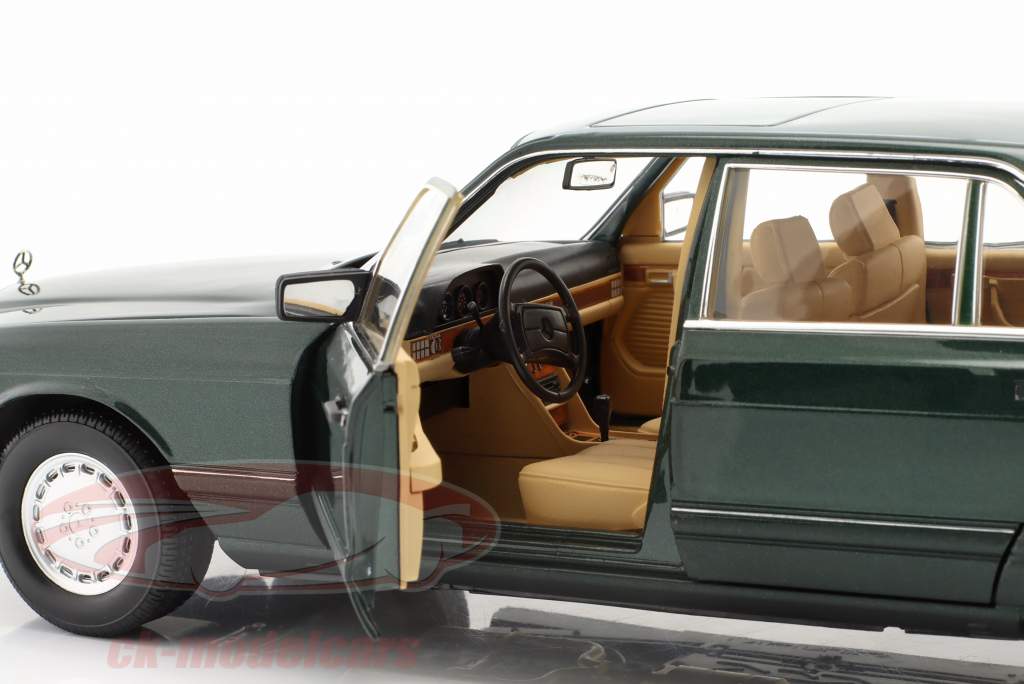 Mercedes-Benz 560 SEL (V126) ano de construção 1985-1991 verde malaquita 1:18 Norev