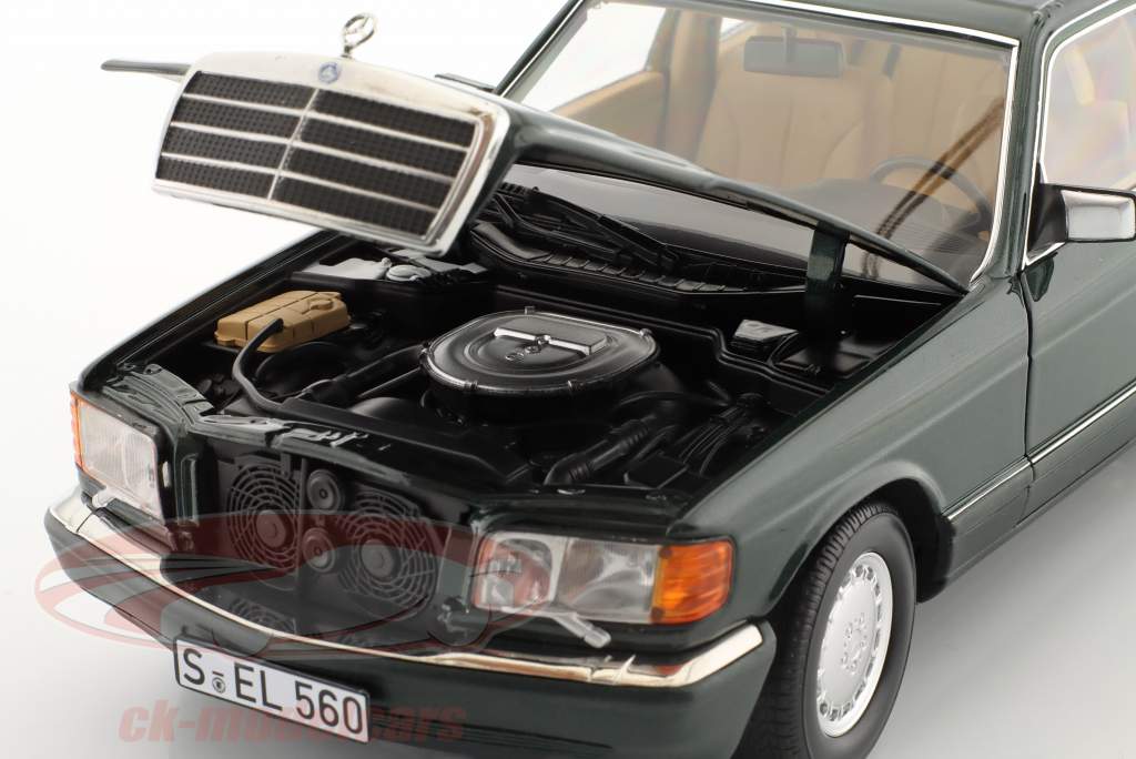 Mercedes-Benz 560 SEL (V126) Byggeår 1985-1991 malakit grøn 1:18 Norev