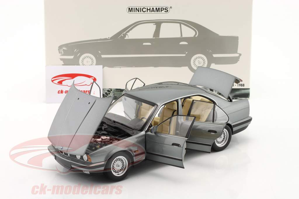 BMW 535i (E34) Baujahr 1988 grau metallic 1:18 Minichamps