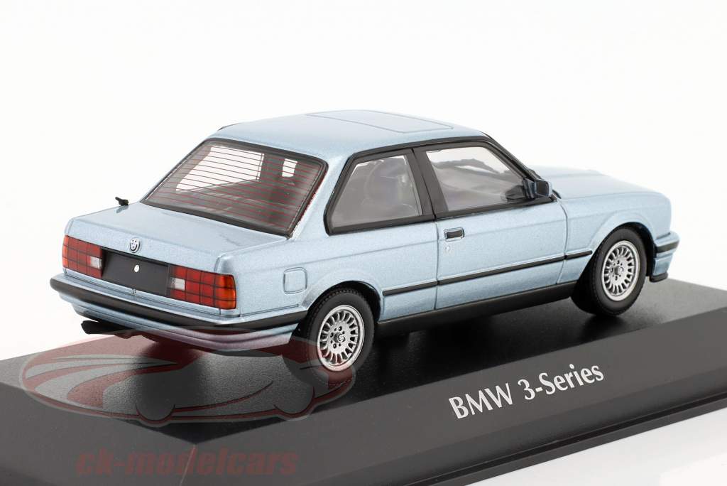 BMW 3 Series (E30) Año de construcción 1986 azul plateado metálico 1:43 Minichamps