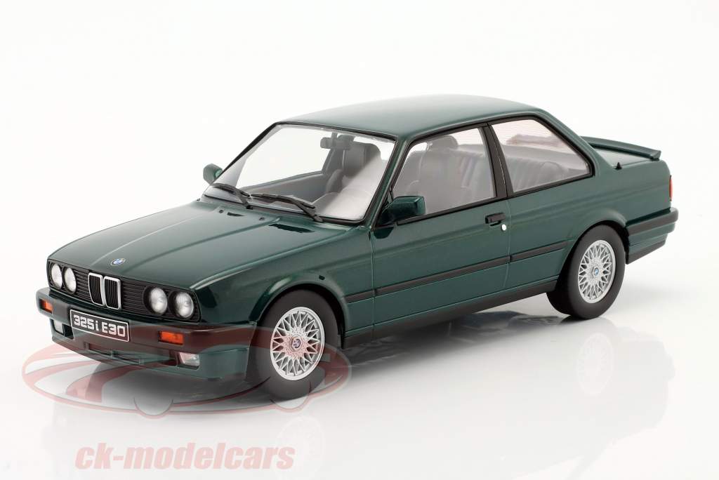 BMW 325i (E30) M package 1 year 1987 dark green metallic 1:18 KK-Scale