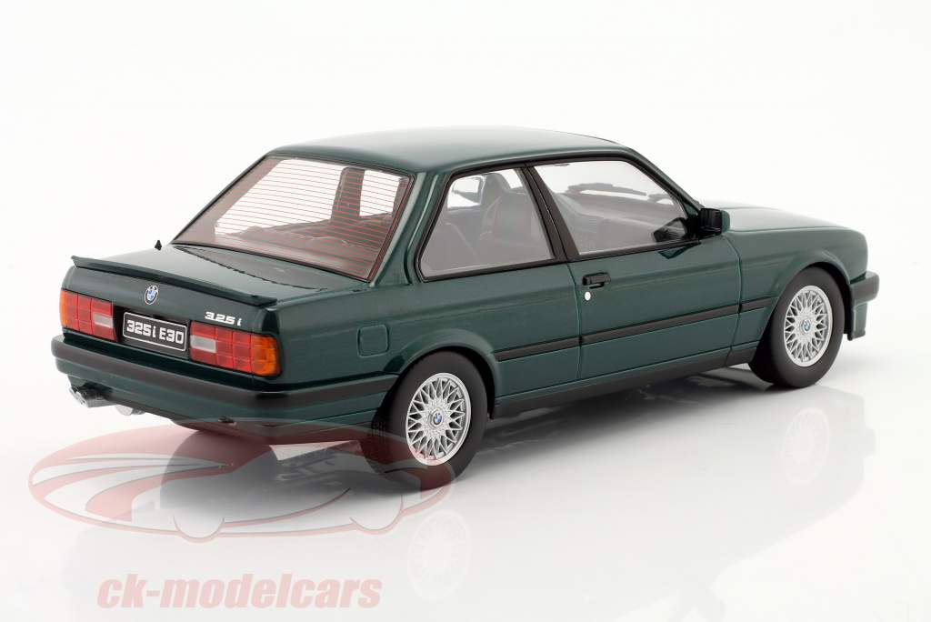 BMW 325i (E30) Pacchetto M 1 Anno di costruzione 1987 verde scuro metallico 1:18 KK-Scale