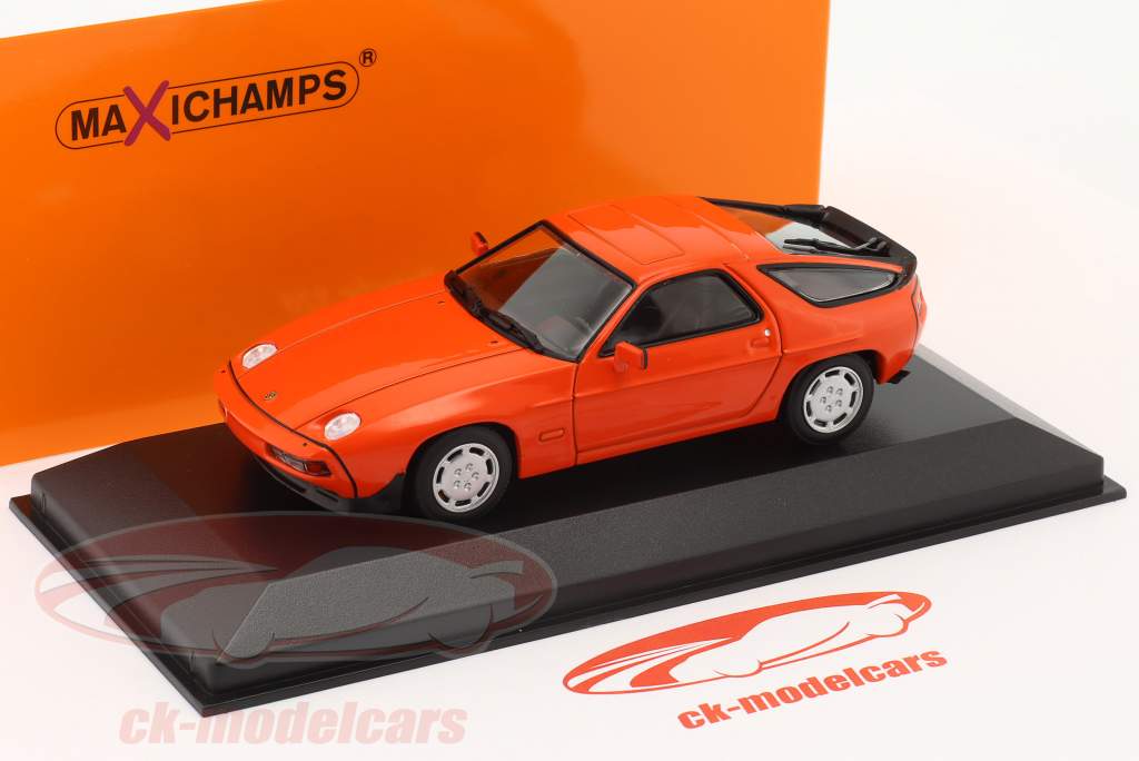 Porsche 928 S year 1979 orange 1:43 Minichamps