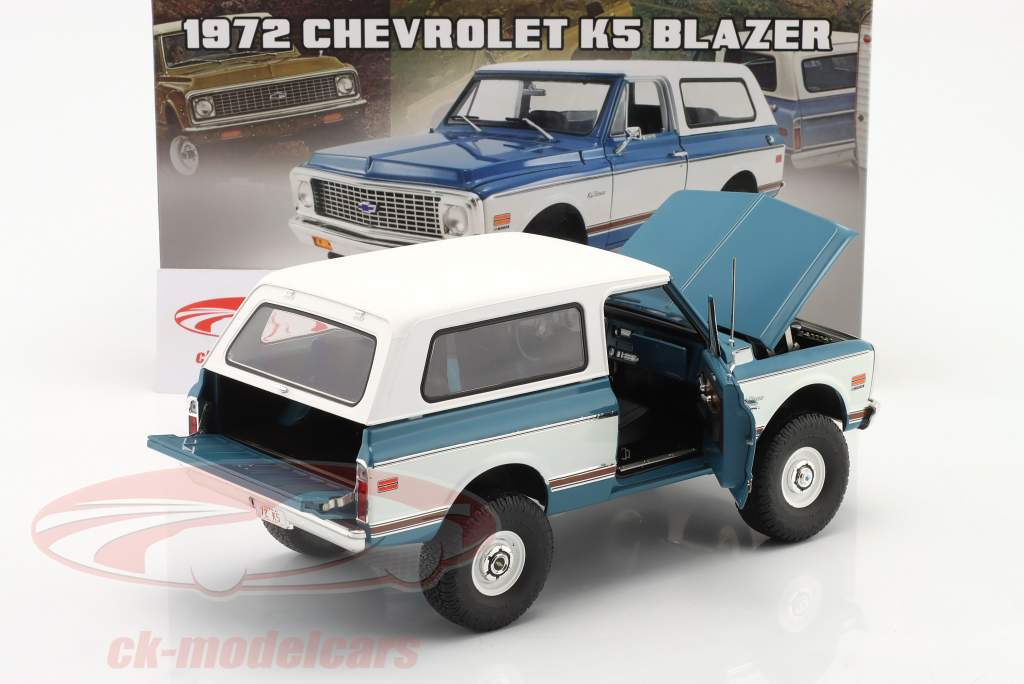 Chevrolet K5 Blazer Offroad Version Baujahr 1972 weiß / blau 1:18 GMP