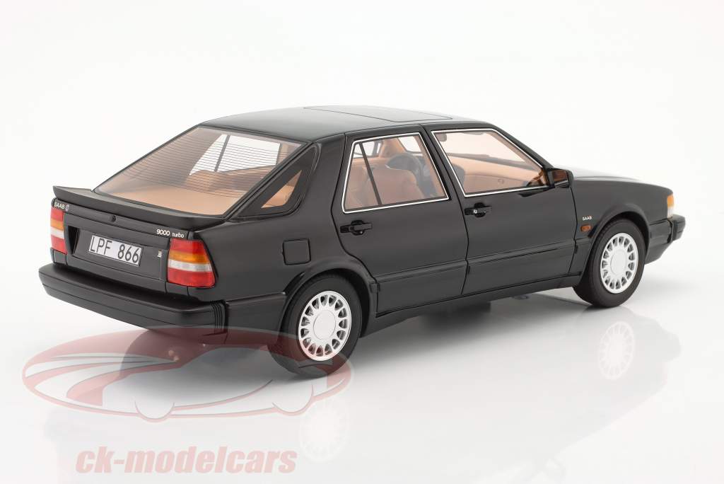 Saab 9000 Turbo Año de construcción 1985 negro 1:18 Cult Scale