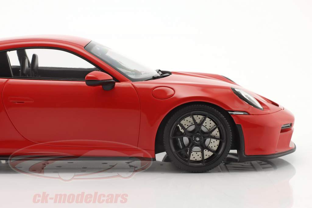 Porsche 911 (992) GT3 Touring 2022 守卫 红色的 / 黑色的 轮辋 1:18 Minichamps