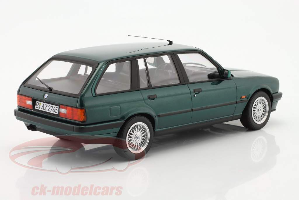 BMW 325i (E30) Touring year 1990 green metallic 1:18 Norev