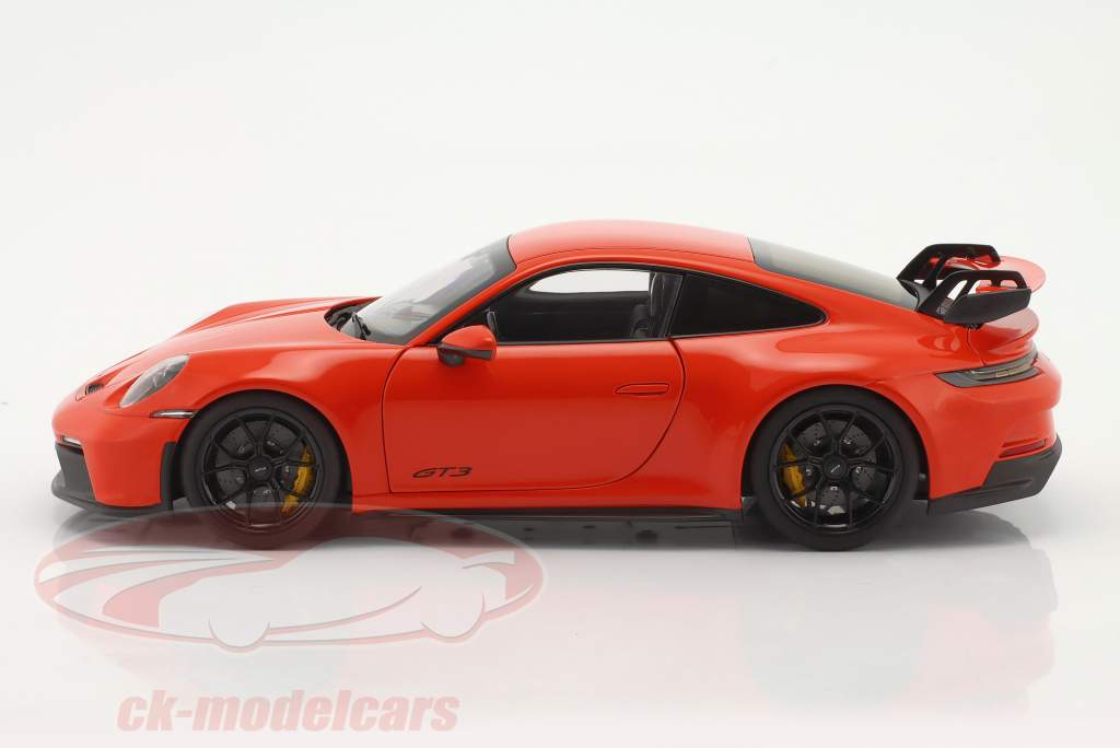 Porsche 911 (992) GT3 Год постройки 2021 лава апельсин 1:18 Norev