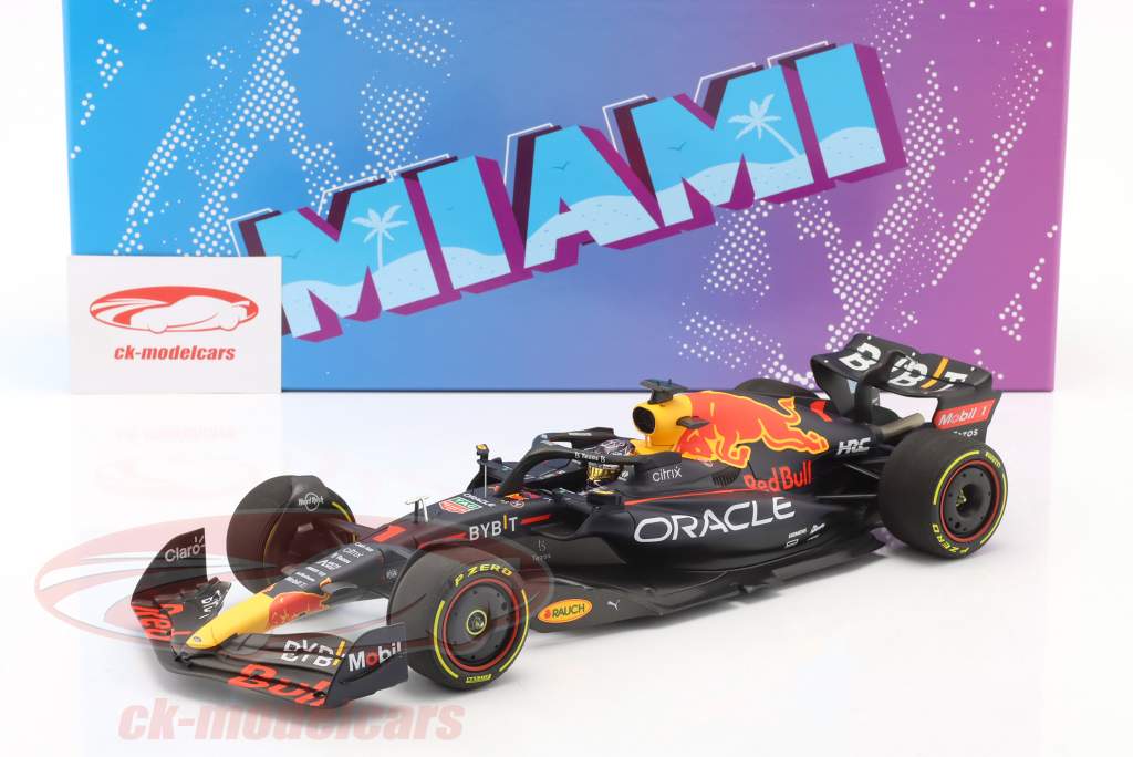 M. Verstappen Red Bull RB18 #1 ganador miami GP fórmula 1 Campeón mundial 2022 1:18 Minichamps