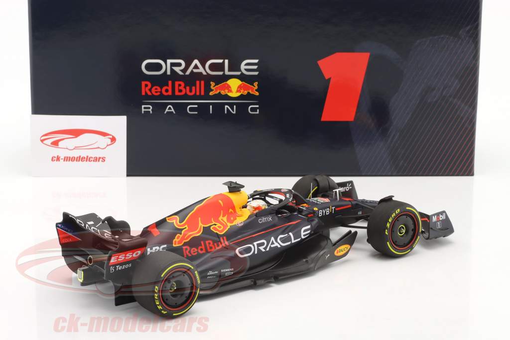 Minichamps 1:18 M. Verstappen Red Bull RB18 #1 Sieger Saudi 