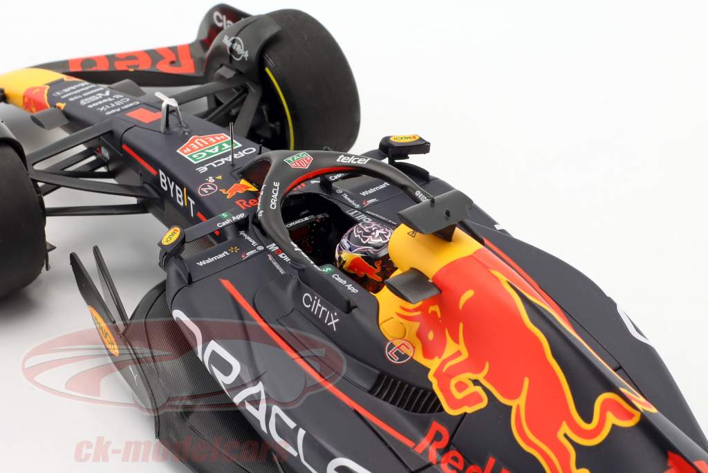 M. Verstappen Red Bull RB18 #1 勝者 マイアミ GP 方式 1 世界チャンピオン 2022 1:18 Minichamps