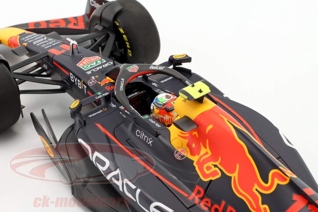 Sergio Perez Red Bull RB18 #11 サウジ アラビア語 GP 方式 1 2022 1:18 Minichamps