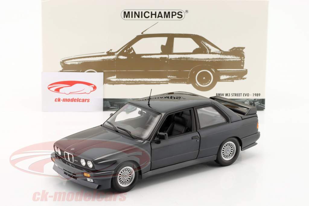 Minichamps 1:18 BMW M3 (E30) Street Evo Baujahr 1989 dunkelblau  