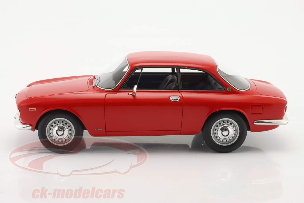 Alfa Romeo Sprint GT 1600 Veloce year 1965 alfa red 1:18 Mitica