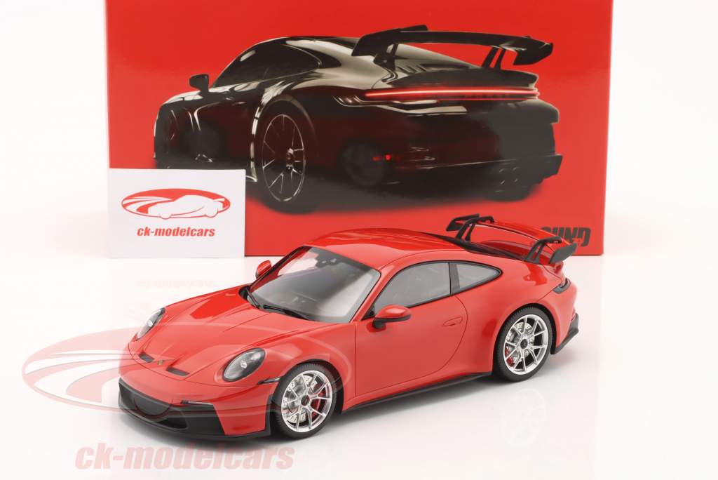 Porsche 911 (992) GT3 2021 gardes rouge / argent jantes 1:18 Minichamps