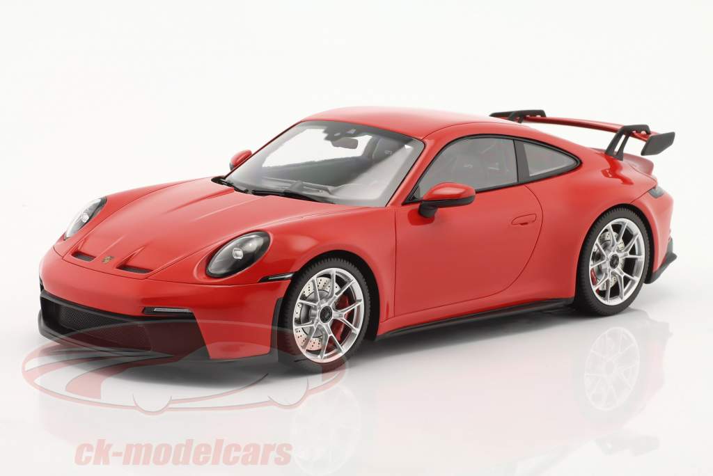 Porsche 911 (992) GT3 2021 警備員 赤 / 銀 リム 1:18 Minichamps