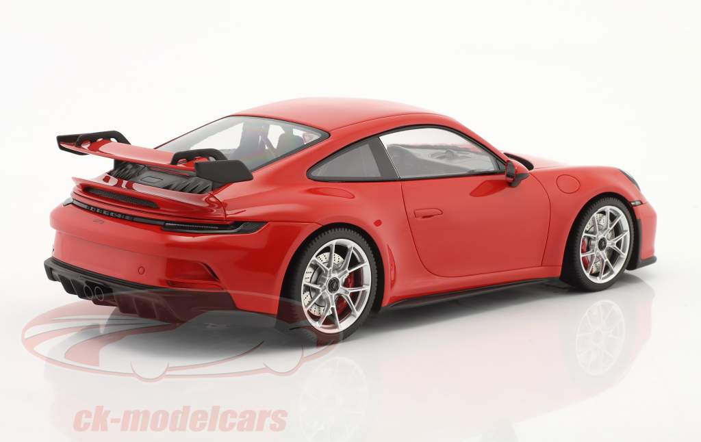 Porsche 911 (992) GT3 2021 guardias rojo / plata llantas 1:18 Minichamps