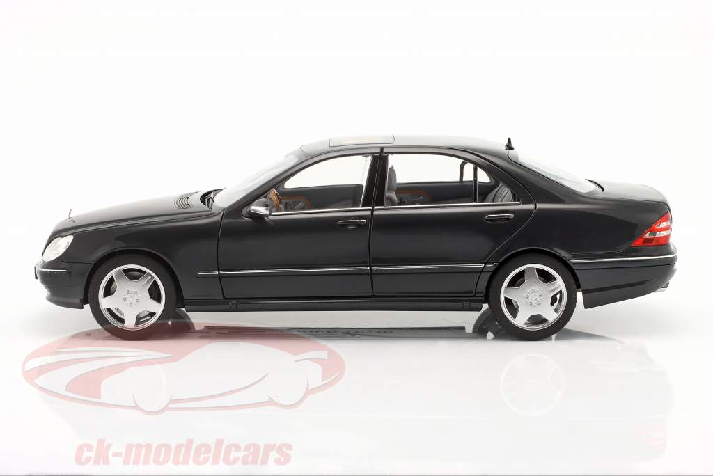 Mercedes-Benz AMG S 55 (V220) Año de construcción 1999-2002 gris téctico 1:18 Norev
