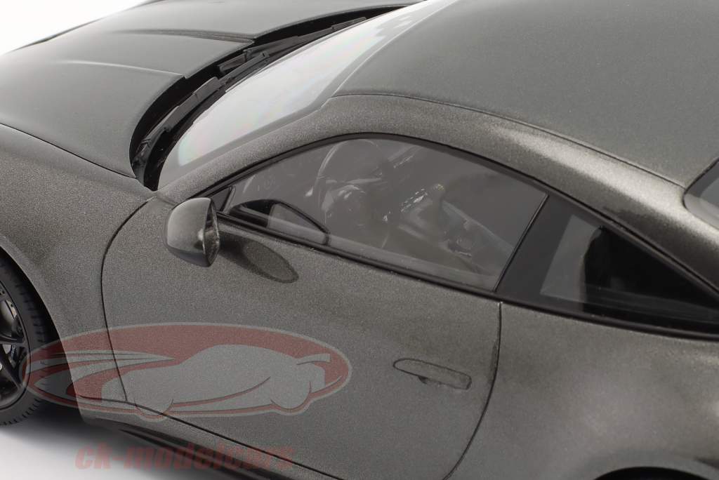 Porsche 911 (992) GT3 Touring 2022 агат серый металлический / черный диски 1:18 Minichamps