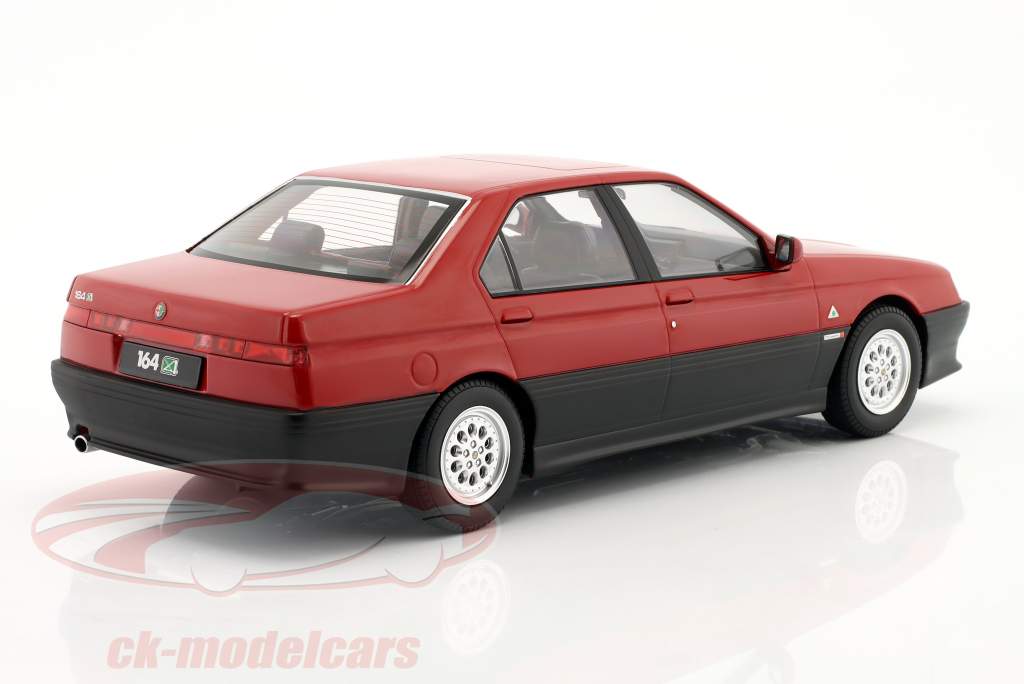 Alfa Romeo 164 Q4 建設年 1994 alfa 赤 1:18 Triple9