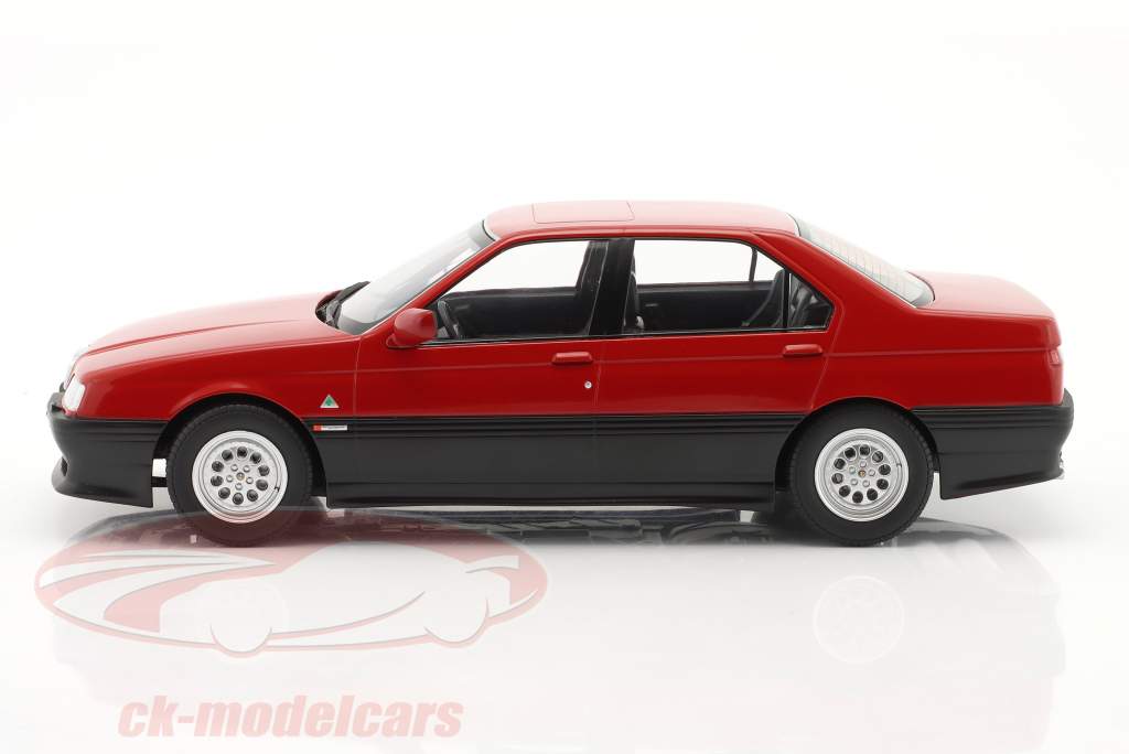 Alfa Romeo 164 Q4 Année de construction 1994 alfa rouge 1:18 Triple9