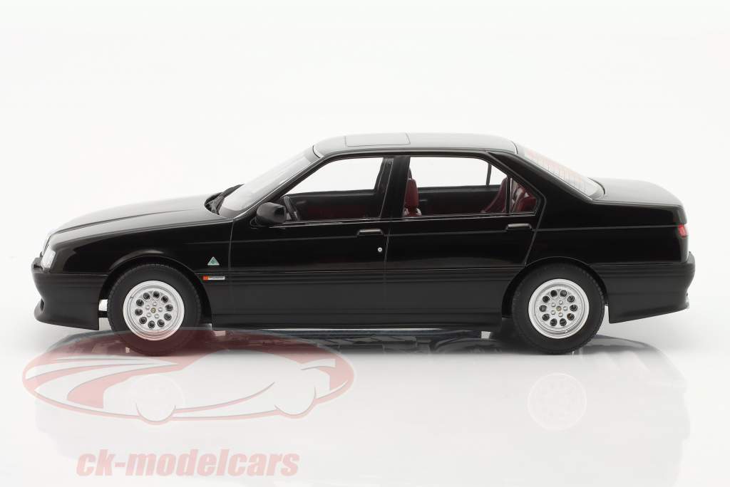 Triple9 1:18 Alfa Romeo 164 Q4 建設年 1994 ブラック T9-1800322