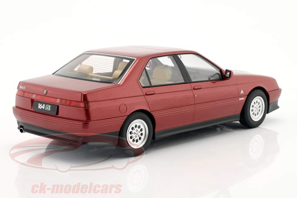 Alfa Romeo 164 Q4 Bouwjaar 1994 proteo rood metalen 1:18 Triple9