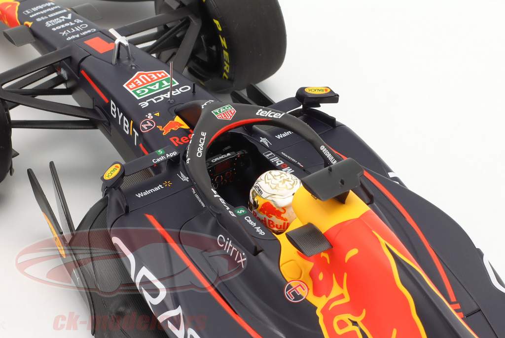 M. Verstappen Red Bull RB18 #1 ganador Arabia Saudita Arabia fórmula 1 Campeón mundial 2022 1:18 Minichamps