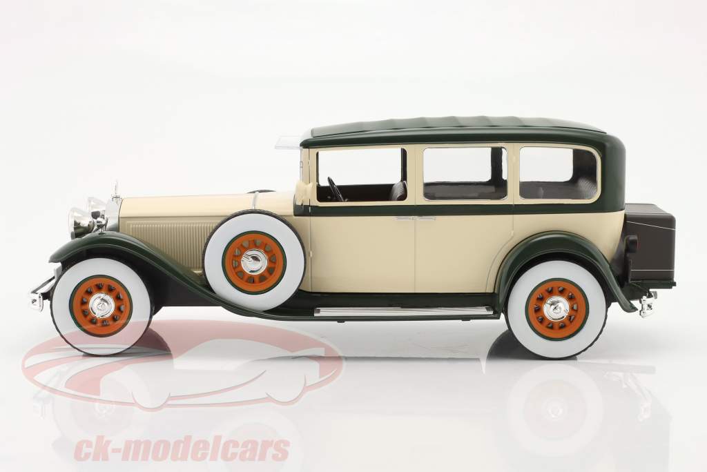 Mercedes-Benz 460 Nürburg Baujahr 1928 beige / dunkelgrün 1:18 Model Car Group
