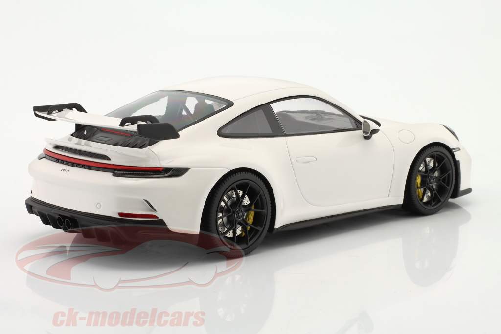 Porsche 911 (992) GT3 2021 weiß / schwarze Felgen 1:18 Minichamps