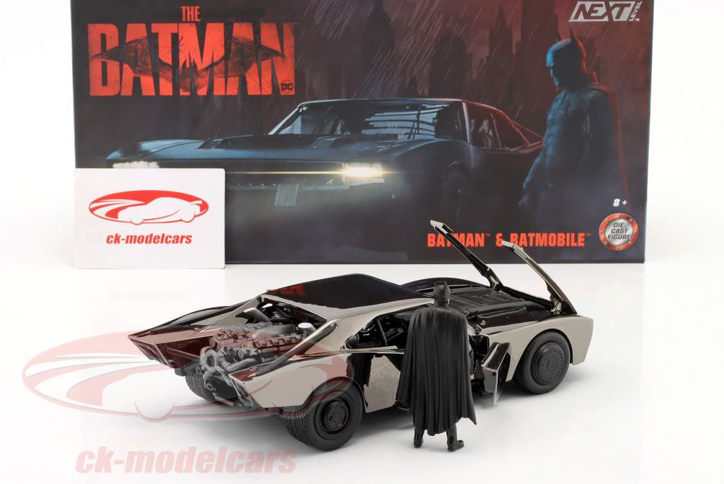 Batmobil Film The Batman (2022) chrom / schwarz mit Figur 1:24 Jada Toys