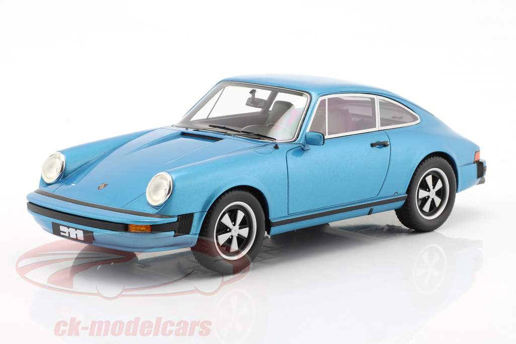 Porsche 911 Coupe bleu 1:18 Schuco