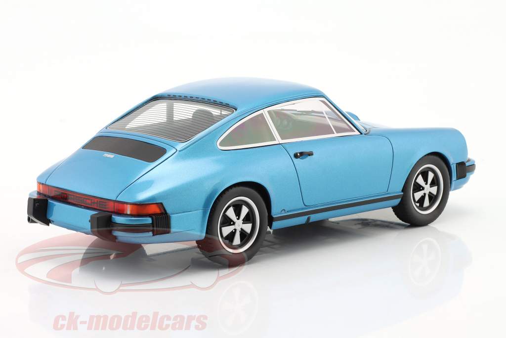 Porsche 911 Coupe blu 1:18 Schuco