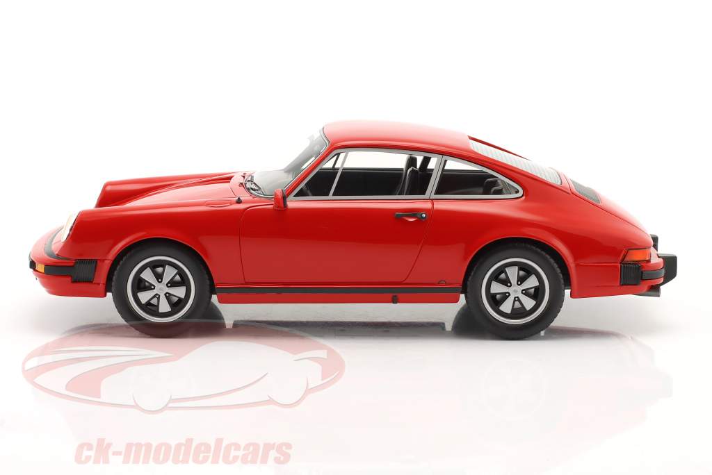 Porsche 911 Coupé rojo 1:18 Schuco