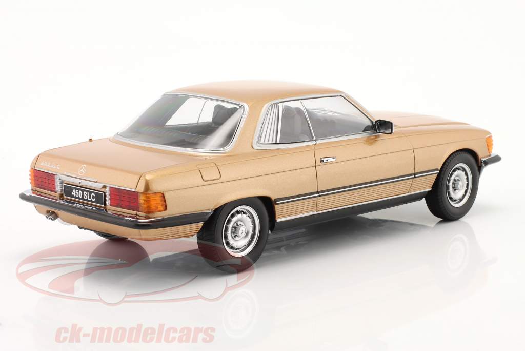 Mercedes-Benz 450 SLC (C107) Byggeår 1973 guld metallisk 1:18 KK-Scale