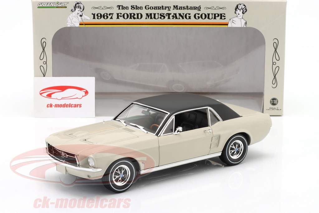 Ford Mustang Coupe She Country Special 1967 light grey / black 1:18 Greenlight