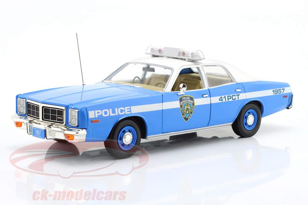 Dodge Monaco NYPD 1978 blauw / wit 1:18 Greenlight