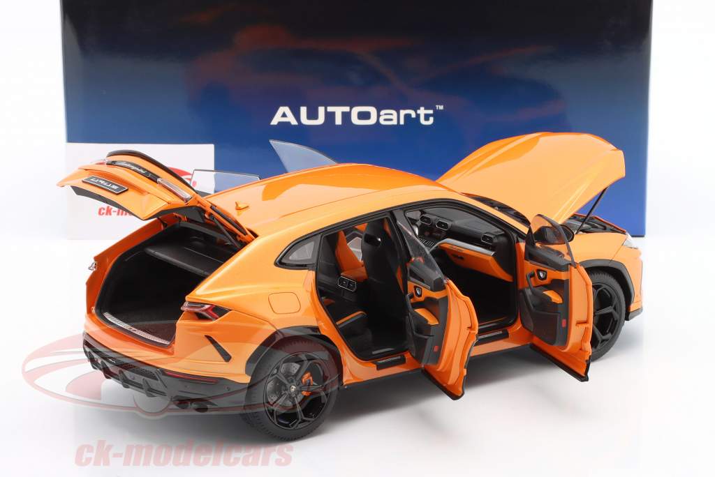 Lamborghini Urus ano de construção 2018 boreal laranja 1:18 AutoArt