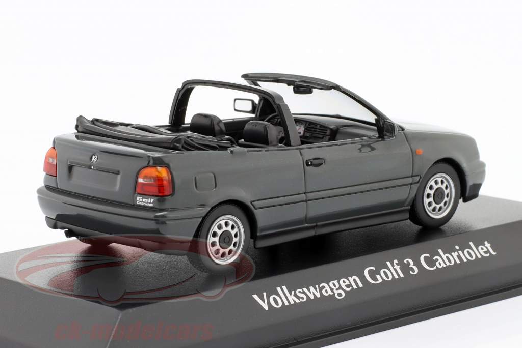 Volkswagen VW Golf III convertible Año de construcción 1997 Gris metálico 1:43 Minichamps