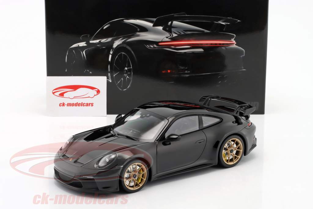 Porsche 911 (992) GT3 2021 black / Aurum rims 1:18 Minichamps