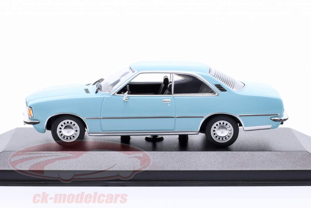 Opel Rekord D Coupe 建設年 1975 ライトブルー 1:43 Minichamps