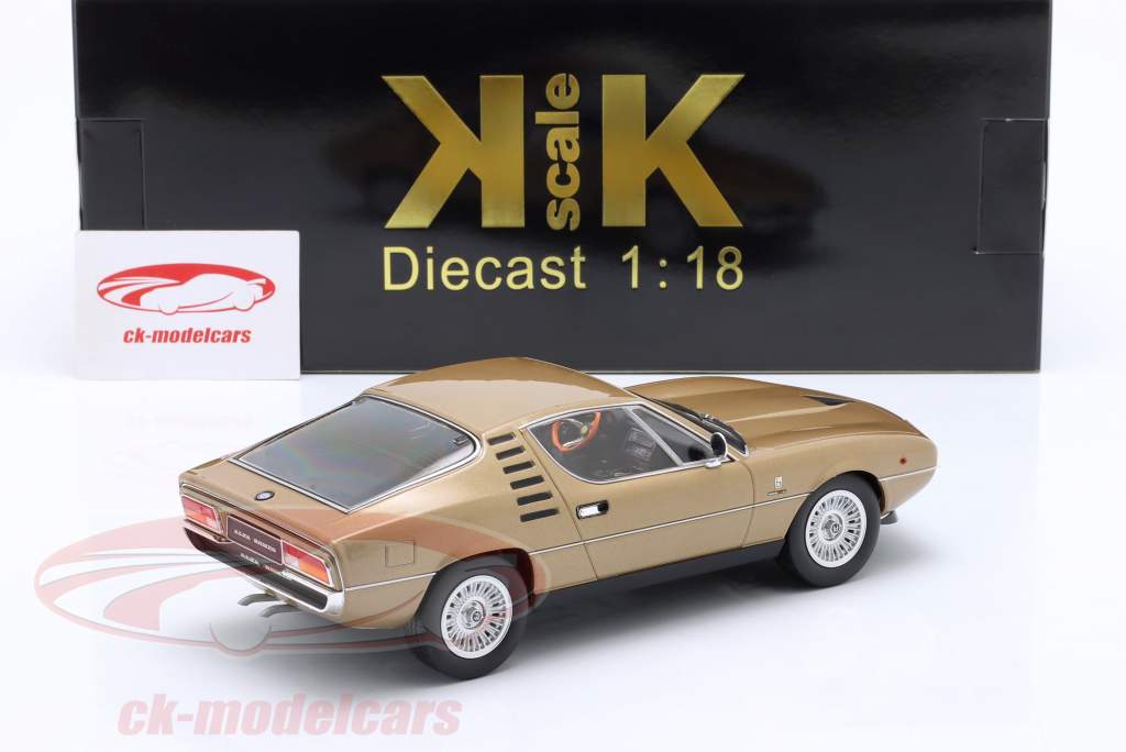 Alfa Romeo Montreal Año de construcción 1970 oro metálico 1:18 KK-Scale