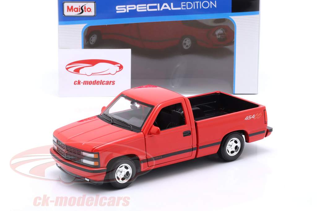 Chevrolet 454 SS Pick-Up year 1993 red 1:24 Maisto