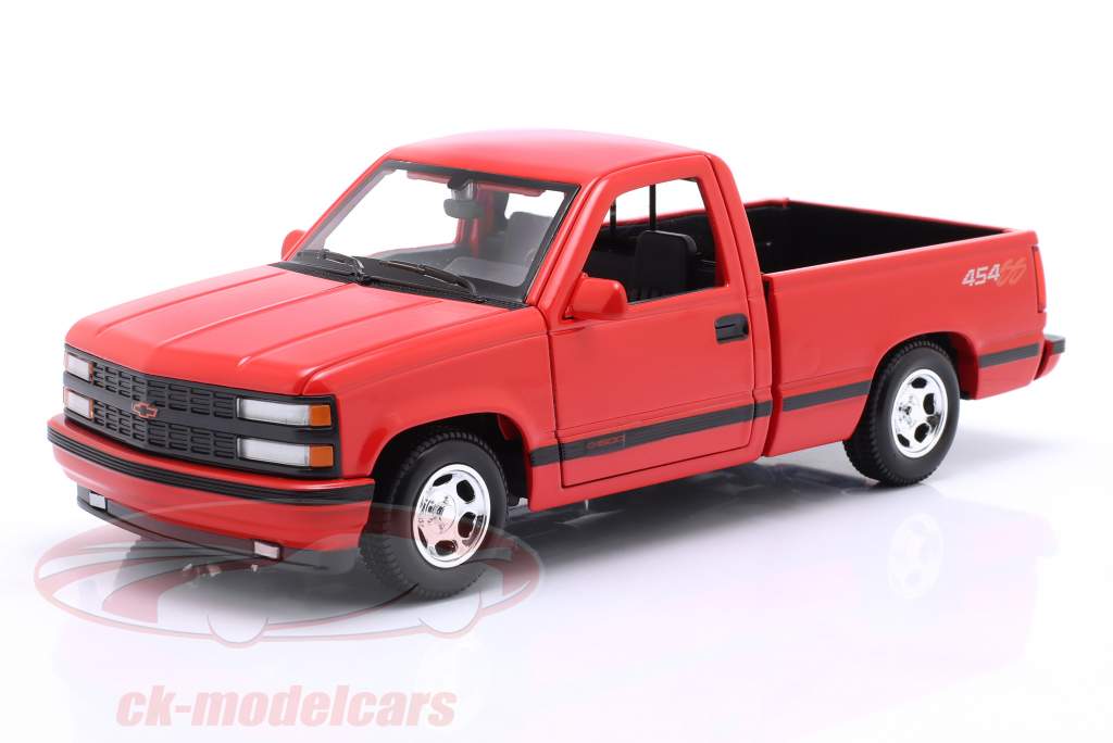 Chevrolet 454 SS Pick-Up year 1993 red 1:24 Maisto