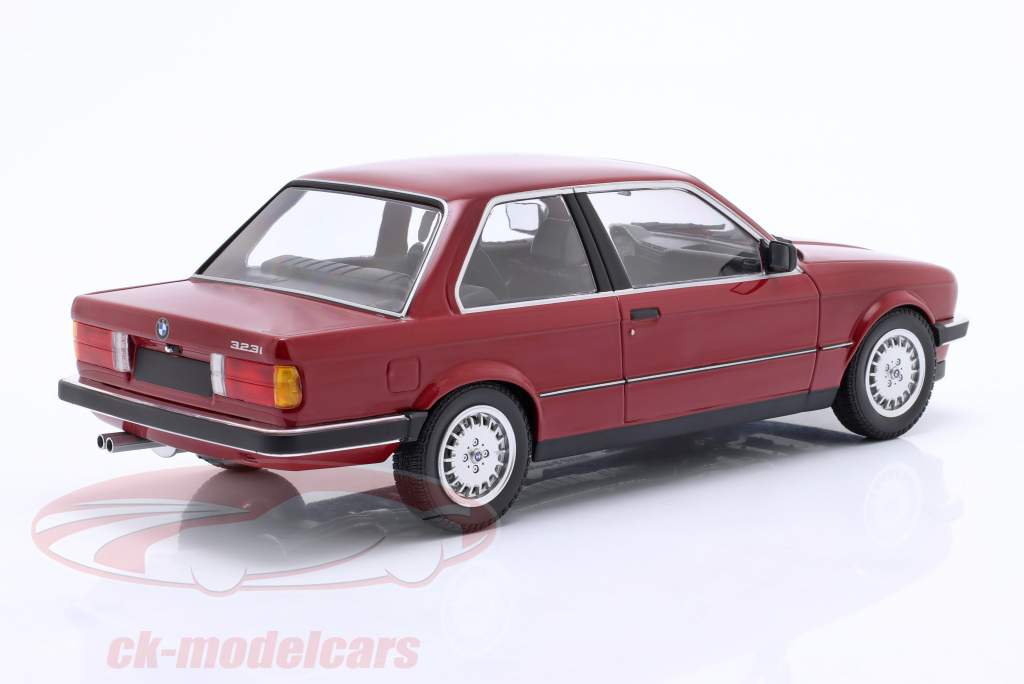 BMW 323i (E30) Limousine Baujahr 1982 karminrot 1:18 Minichamps