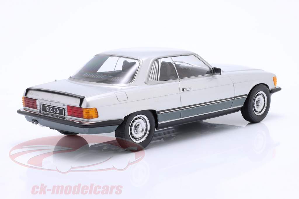 Mercedes-Benz 450 SLC 5.0 (C107) Anno di costruzione 1980 argento 1:18 KK-Scale