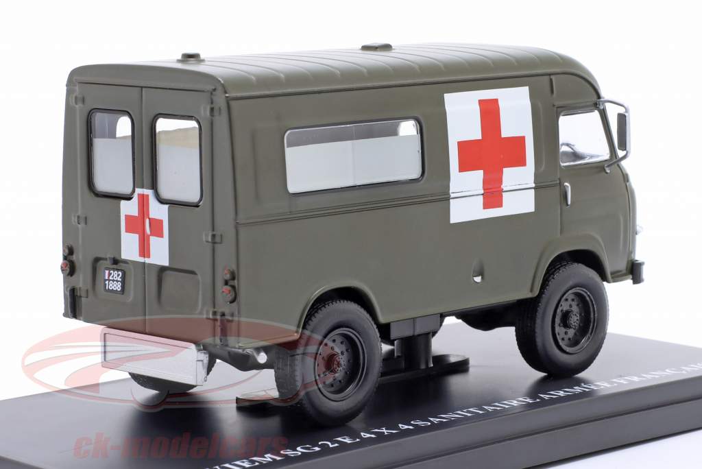 Renault Saviem SG 2 E 4x4 ambulance armée France 1968 vert 1:43 Hachette