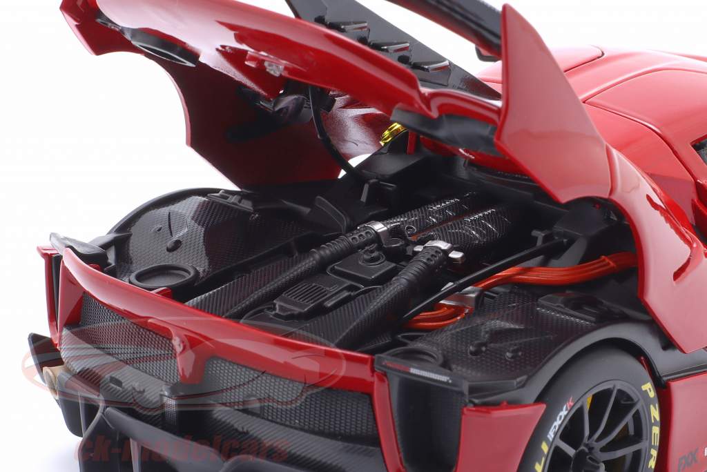 Ferrari FXX-K Evo Hybrid 6.3 V12 Год постройки 2018 красный 1:18 Bburago