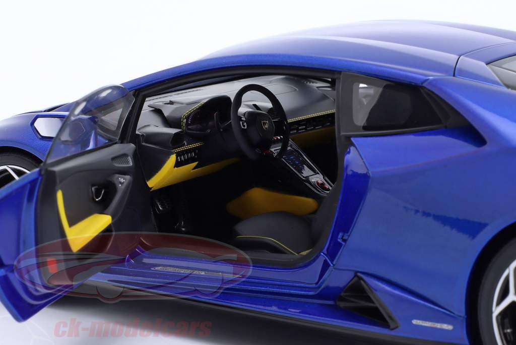Lamborghini Huracan Evo Год постройки 2019 nethuns синий 1:18 AUTOart